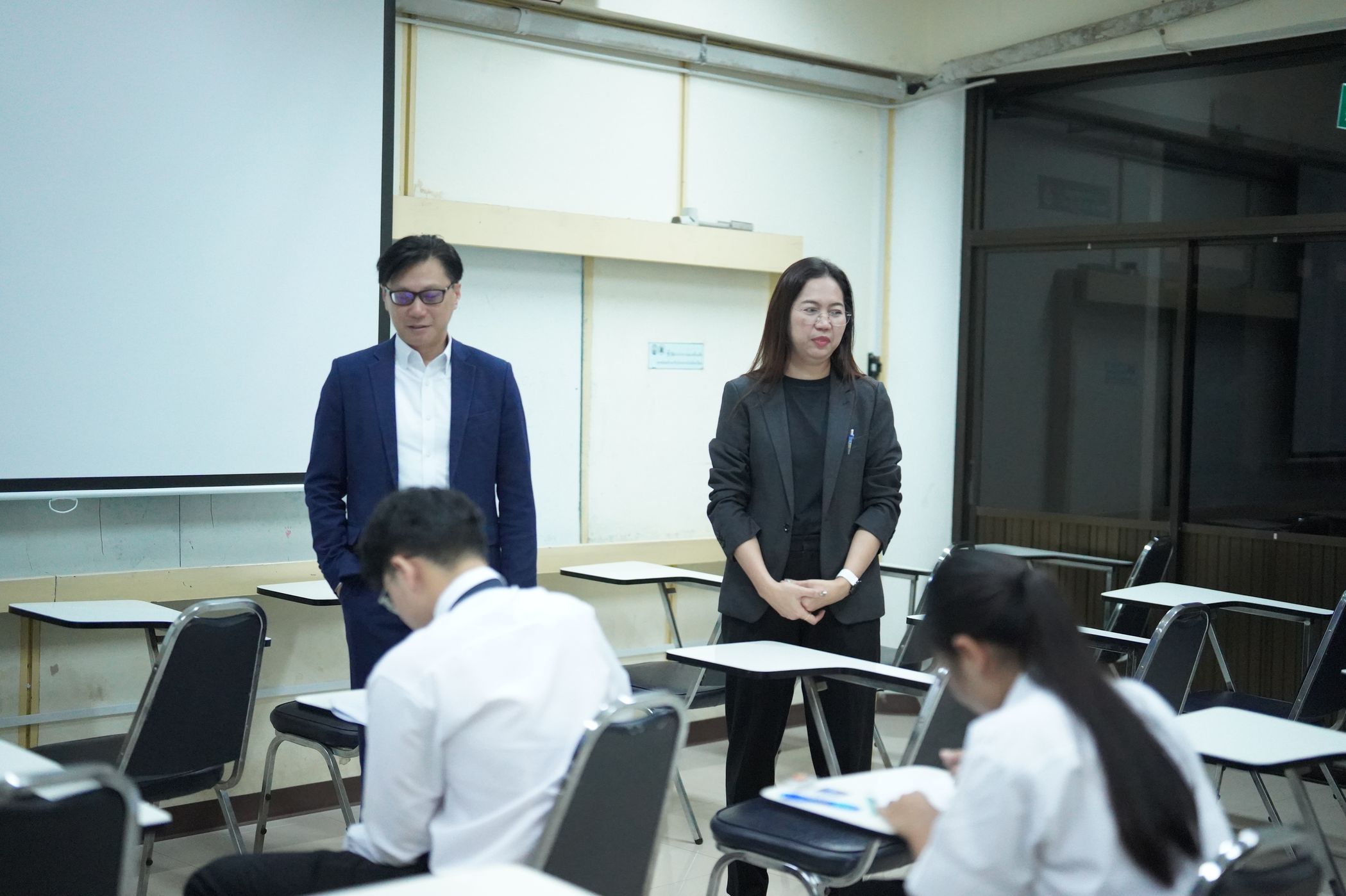 20260901 Dean Visits Encourages Students Midterm Examinations 2026_03