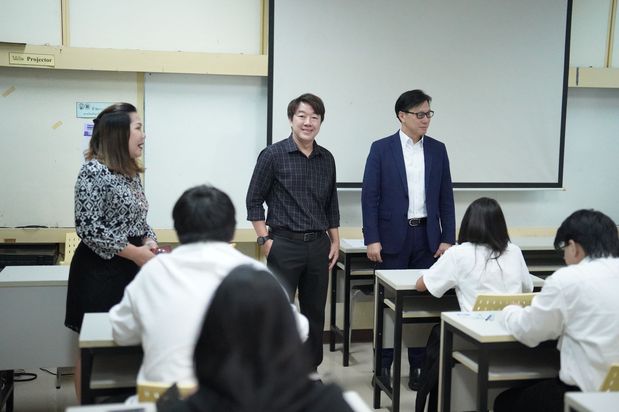 20260901 Dean Visits Encourages Students Midterm Examinations 2026_09