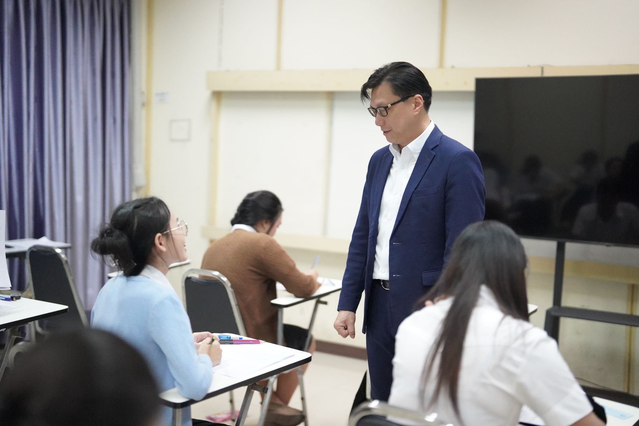 20260901 Dean Visits Encourages Students Midterm Examinations 2026_13